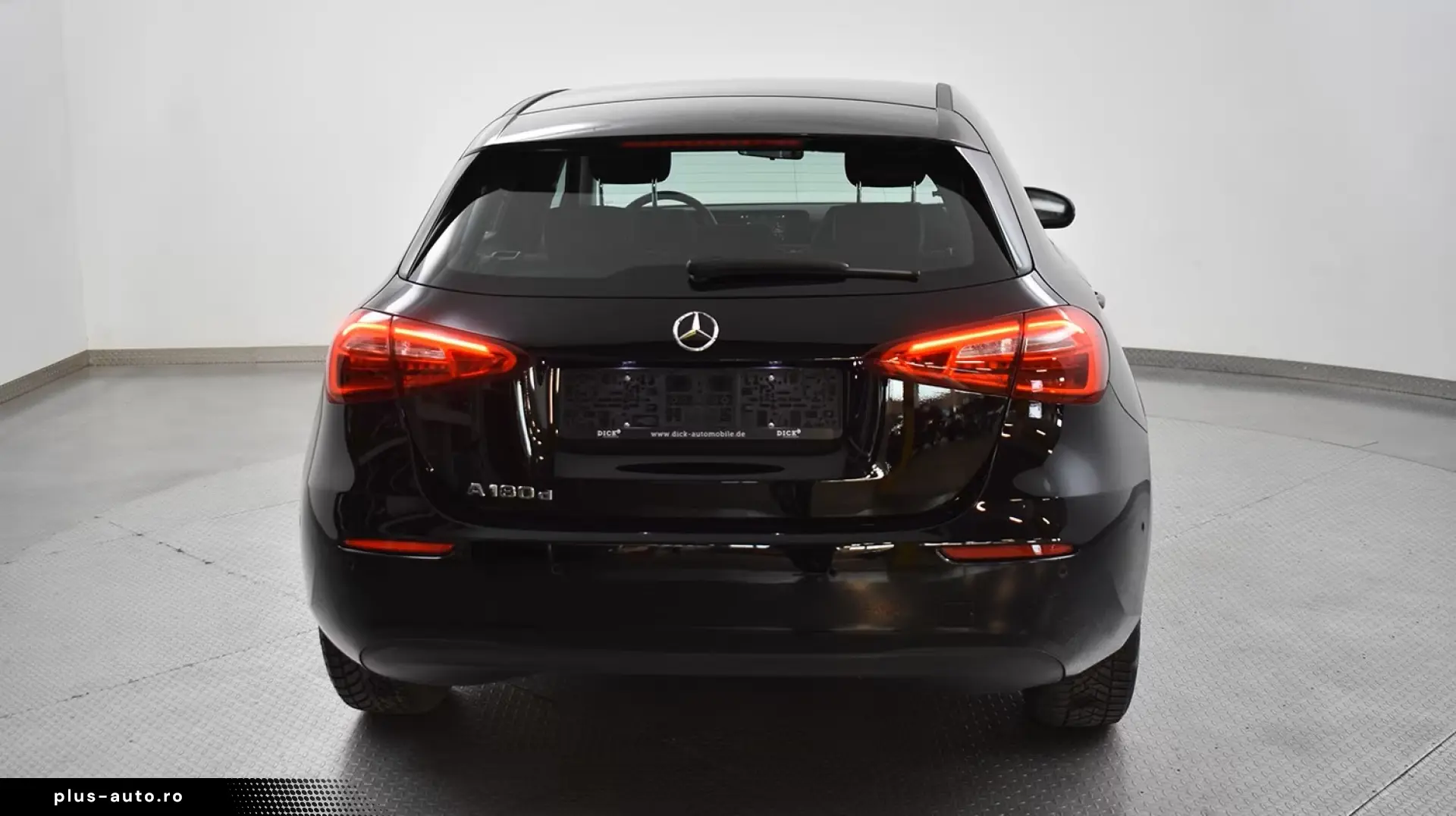 MERCEDES-BENZ A 180d