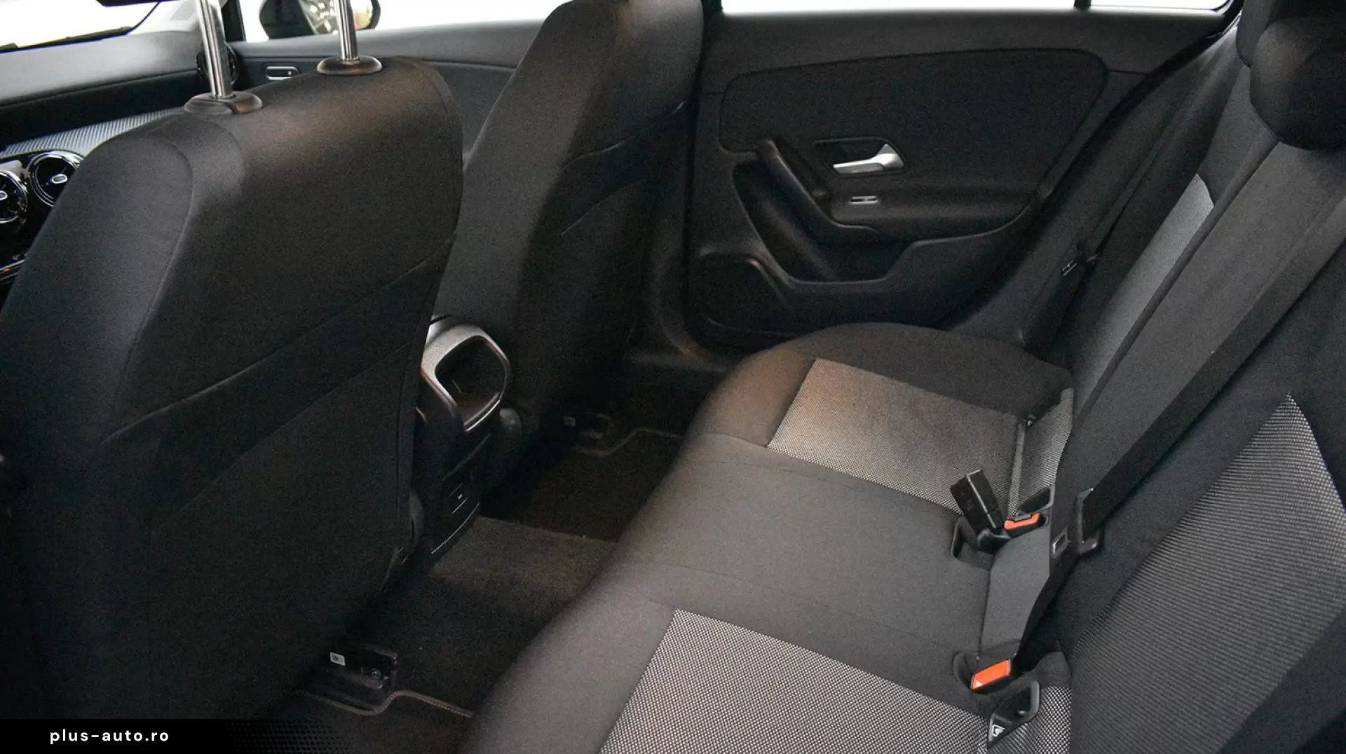 MERCEDES-BENZ A 180d