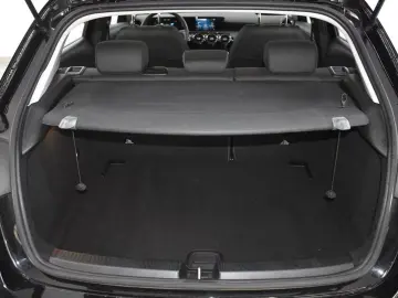 MERCEDES-BENZ A 180d