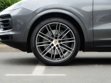 Porsche Cayenne S Coupe_ChronoPack_Bose