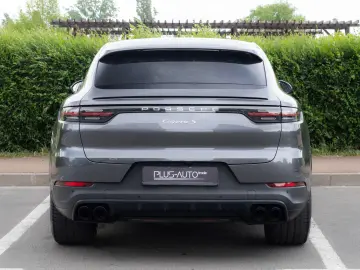 Porsche Cayenne S Coupe_ChronoPack_Bose