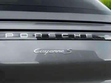 Porsche Cayenne S Coupe_ChronoPack_Bose