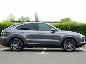 Porsche Cayenne S Coupe_ChronoPack_Bose