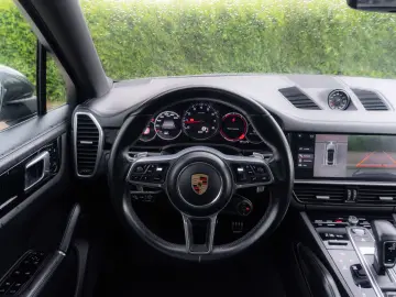 Porsche Cayenne S Coupe_ChronoPack_Bose