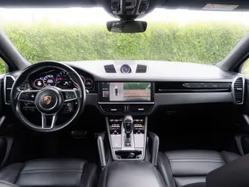 Porsche Cayenne S Coupe_ChronoPack_Bose