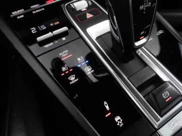 Porsche Cayenne S Coupe_ChronoPack_Bose
