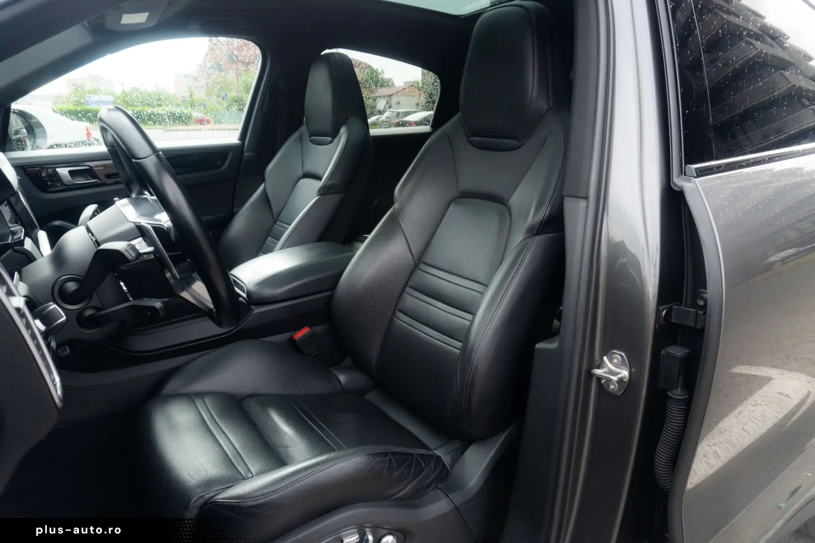 Porsche Cayenne S Coupe_ChronoPack_Bose