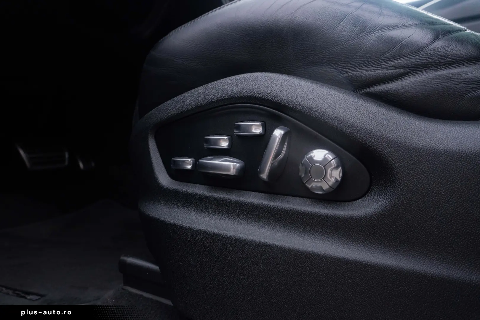 Porsche Cayenne S Coupe_ChronoPack_Bose