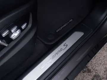 Porsche Cayenne S Coupe_ChronoPack_Bose