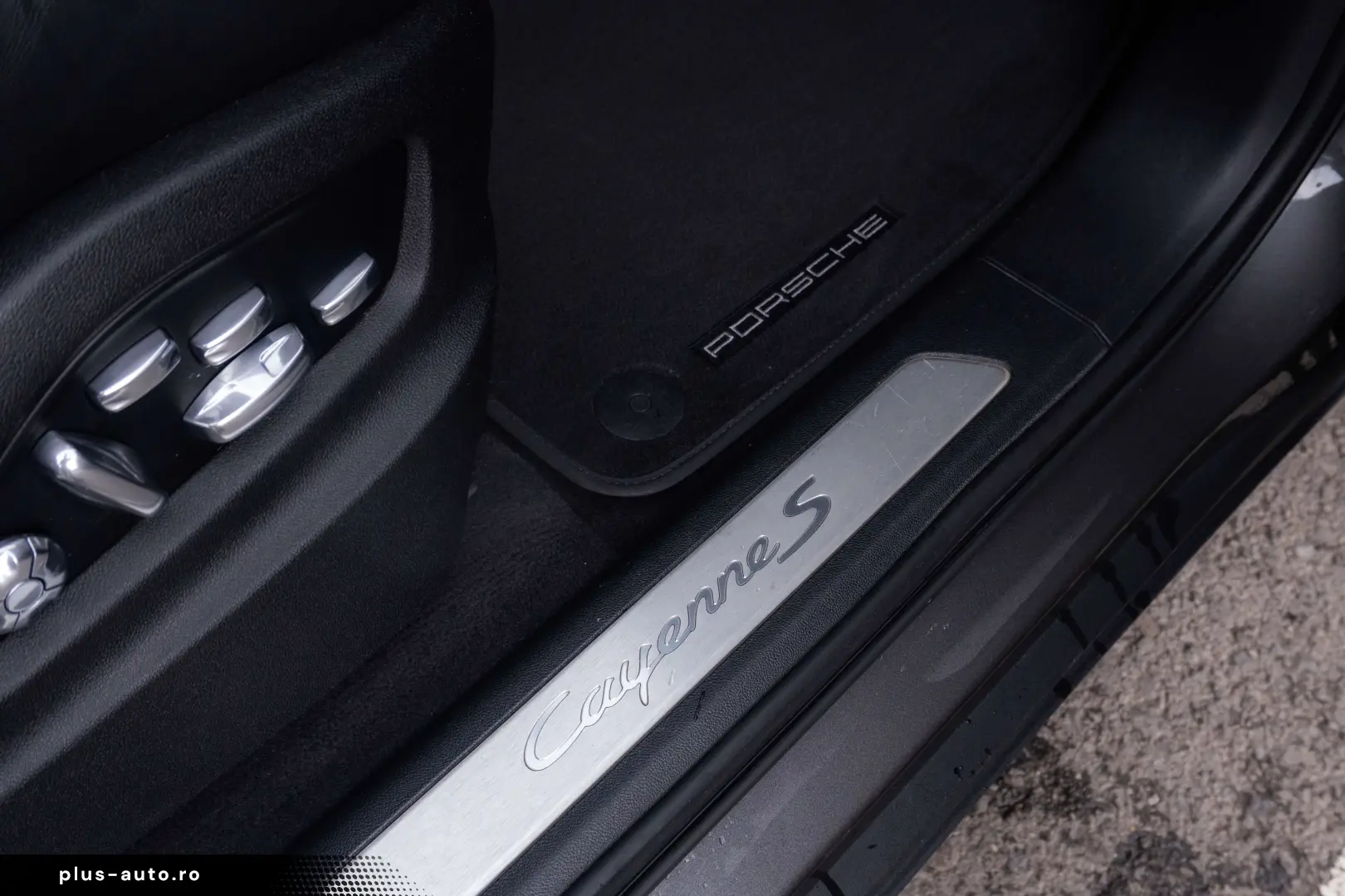 Porsche Cayenne S Coupe_ChronoPack_Bose