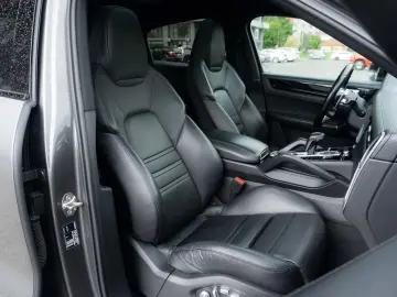 Porsche Cayenne S Coupe_ChronoPack_Bose