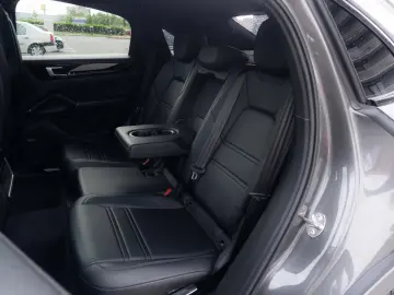 Porsche Cayenne S Coupe_ChronoPack_Bose