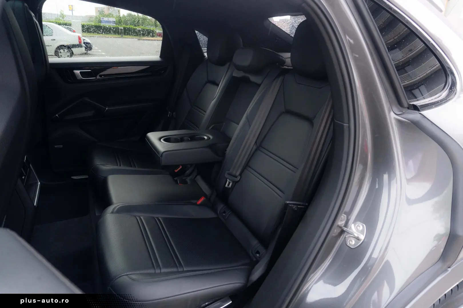 Porsche Cayenne S Coupe_ChronoPack_Bose