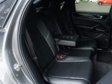 Porsche Cayenne S Coupe_ChronoPack_Bose