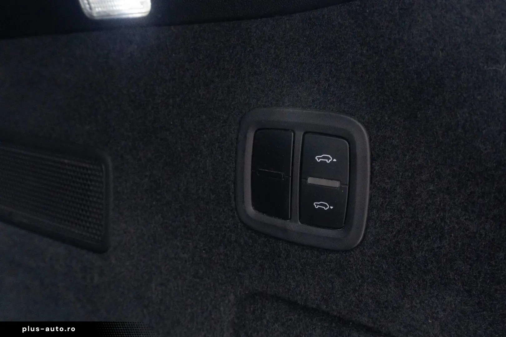Porsche Cayenne S Coupe_ChronoPack_Bose