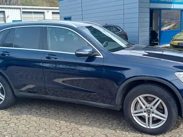 MERCEDES-BENZ GLC 300 de 4Matic-Navi-Leder-Kamera-Pan-18
