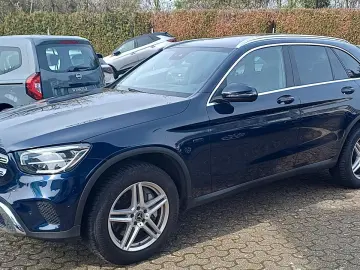 MERCEDES-BENZ GLC 300 de 4Matic-Navi-Leder-Kamera-Pan-18