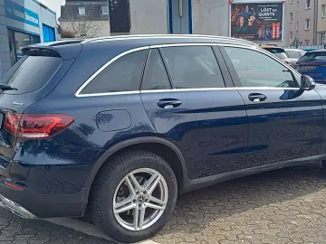 MERCEDES-BENZ GLC 300 de 4Matic-Navi-Leder-Kamera-Pan-18