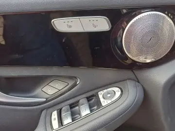 MERCEDES-BENZ GLC 300 de 4Matic-Navi-Leder-Kamera-Pan-18