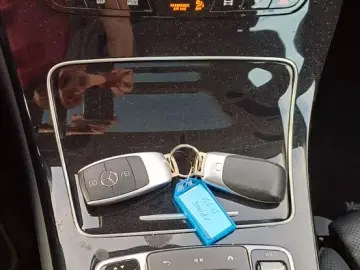 MERCEDES-BENZ GLC 300 de 4Matic-Navi-Leder-Kamera-Pan-18