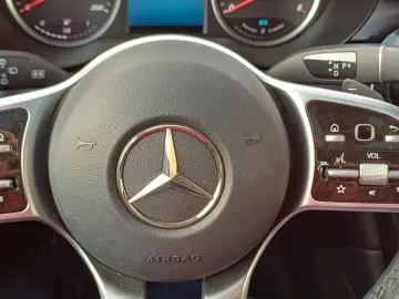 MERCEDES-BENZ GLC 300 de 4Matic-Navi-Leder-Kamera-Pan-18