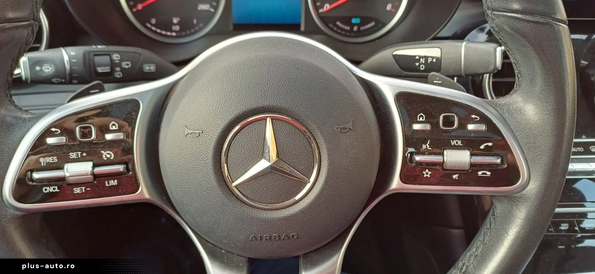 MERCEDES-BENZ GLC 300 de 4Matic-Navi-Leder-Kamera-Pan-18