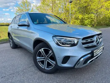MERCEDES-BENZ GLC 220 d 4Matic LED Distronic Spur Leder