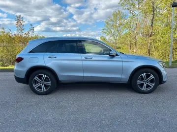 MERCEDES-BENZ GLC 220 d 4Matic LED Distronic Spur Leder