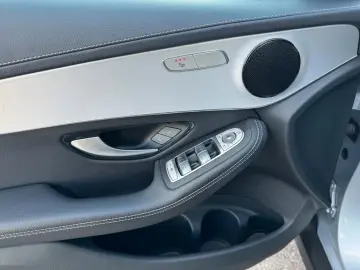 MERCEDES-BENZ GLC 220 d 4Matic LED Distronic Spur Leder