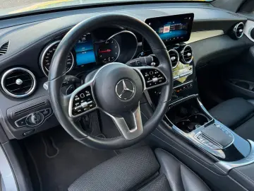 MERCEDES-BENZ GLC 220 d 4Matic LED Distronic Spur Leder