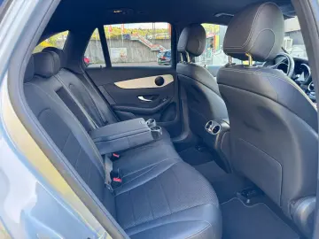 MERCEDES-BENZ GLC 220 d 4Matic LED Distronic Spur Leder