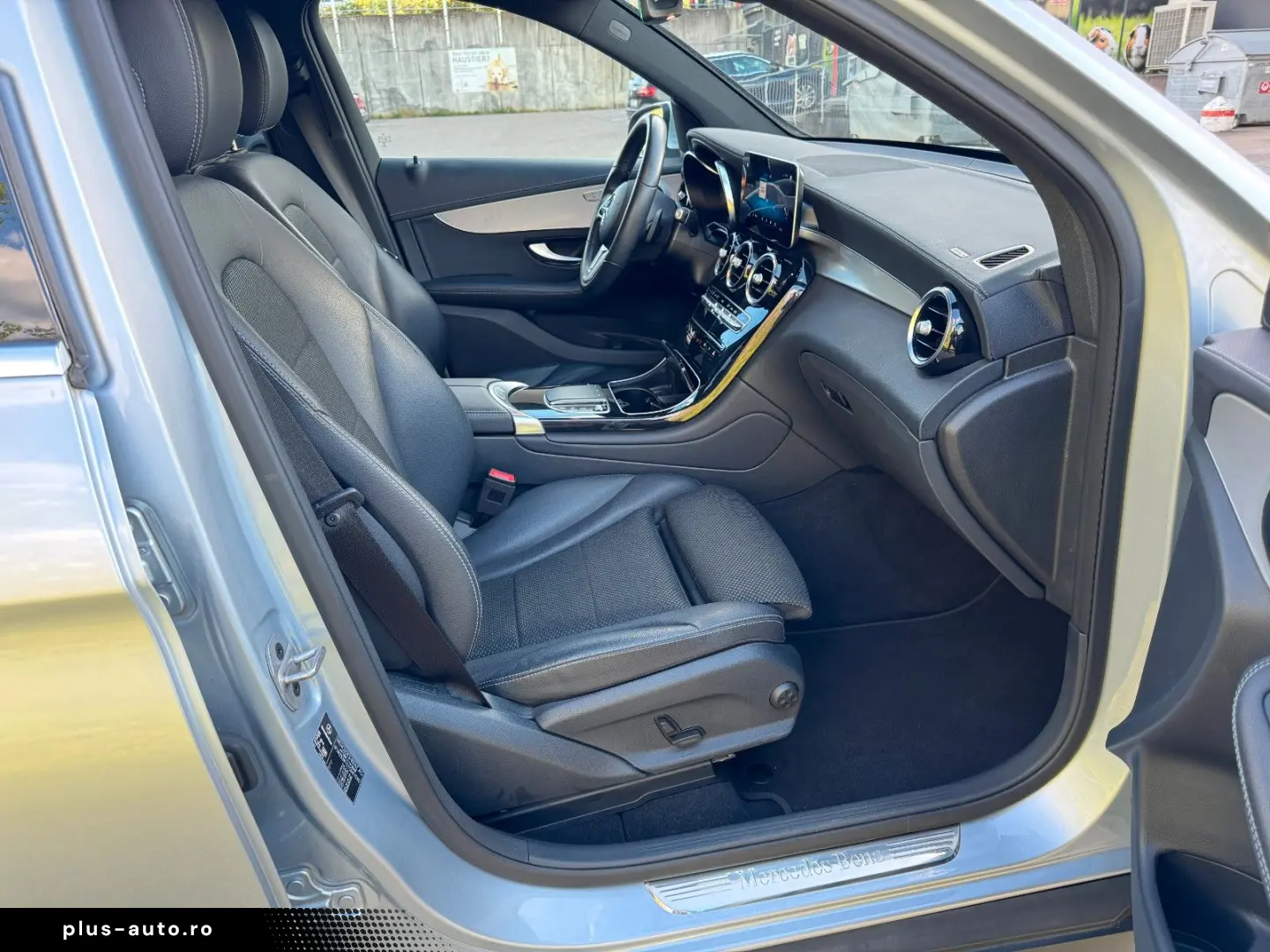 MERCEDES-BENZ GLC 220 d 4Matic LED Distronic Spur Leder