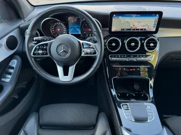 MERCEDES-BENZ GLC 220 d 4Matic LED Distronic Spur Leder