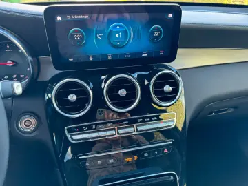 MERCEDES-BENZ GLC 220 d 4Matic LED Distronic Spur Leder