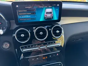 MERCEDES-BENZ GLC 220 d 4Matic LED Distronic Spur Leder