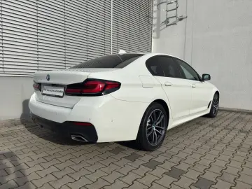 BMW 530e Lim M Sportpaket DrivAs ParkAs HUD SHZ