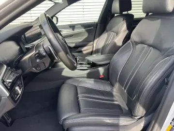 BMW 530e Lim M Sportpaket DrivAs ParkAs HUD SHZ