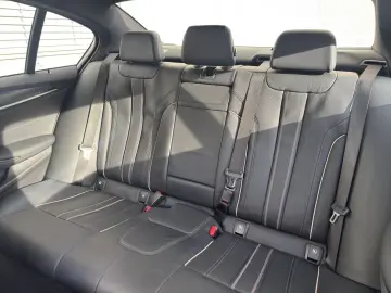 BMW 530e Lim M Sportpaket DrivAs ParkAs HUD SHZ