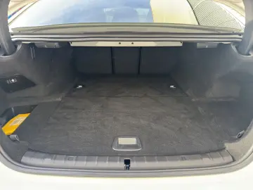BMW 530e Lim M Sportpaket DrivAs ParkAs HUD SHZ