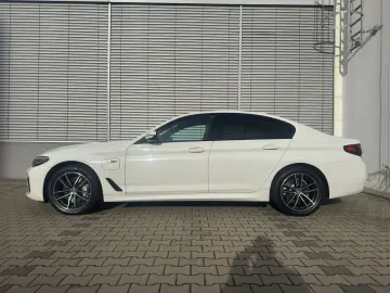 BMW 530e Lim M Sportpaket DrivAs ParkAs HUD SHZ