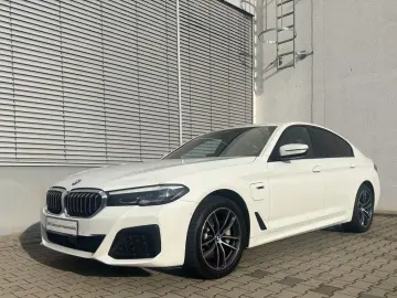 BMW 530e Lim M Sportpaket DrivAs ParkAs HUD SHZ