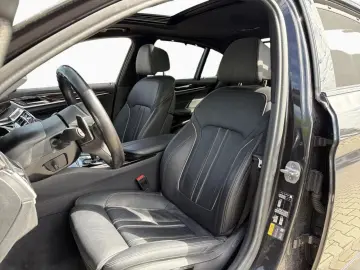 BMW 530e xDrive M Sport LiCoPro GlasD DAPro PA  H K