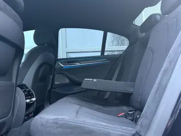 BMW 530e M SPORT KAMERA HARMAN HUD KEY 4x KLIMAT