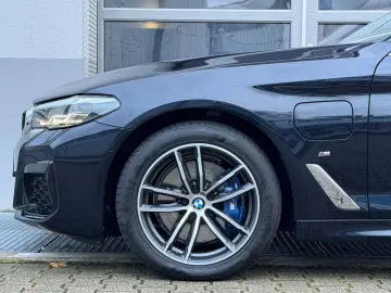 BMW 530e M SPORT KAMERA HARMAN HUD KEY 4x KLIMAT