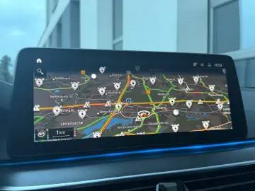 BMW 530e M SPORT KAMERA HARMAN HUD KEY 4x KLIMAT