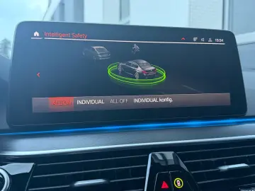 BMW 530e M SPORT KAMERA HARMAN HUD KEY 4x KLIMAT