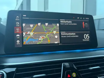 BMW 530e M SPORT KAMERA HARMAN HUD KEY 4x KLIMAT