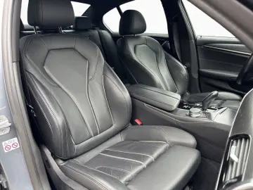 BMW 530e xDrive Aut.M SPORT Laser HUD Navi Shzg 360