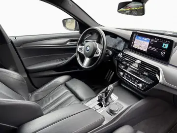 BMW 530e xDrive Aut.M SPORT Laser HUD Navi Shzg 360