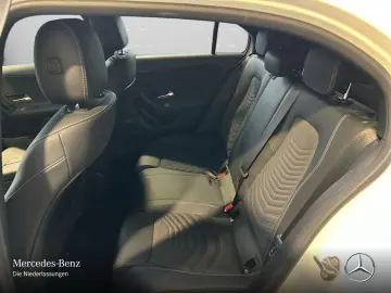 MERCEDES-BENZ A 180 d Style